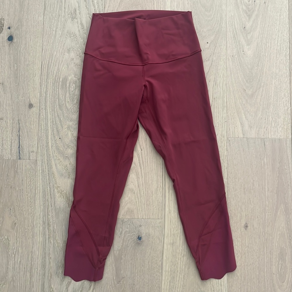 Lululemon, size 10, wunder under crops